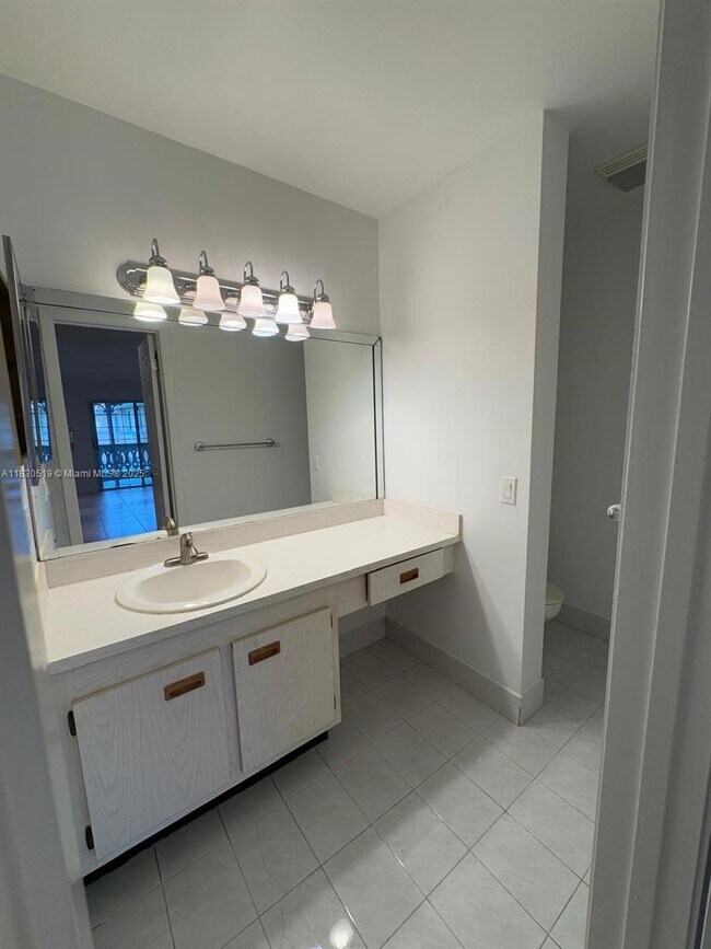 Building Photo - 10441 Mahogany Key Cir