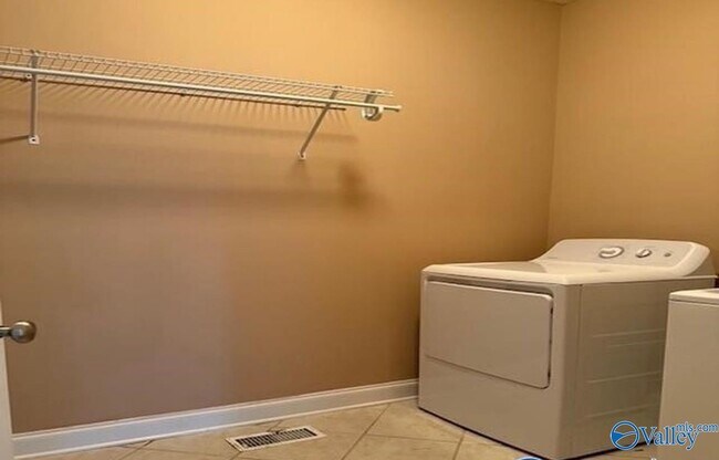 Building Photo - 110 Arrow Path Dr