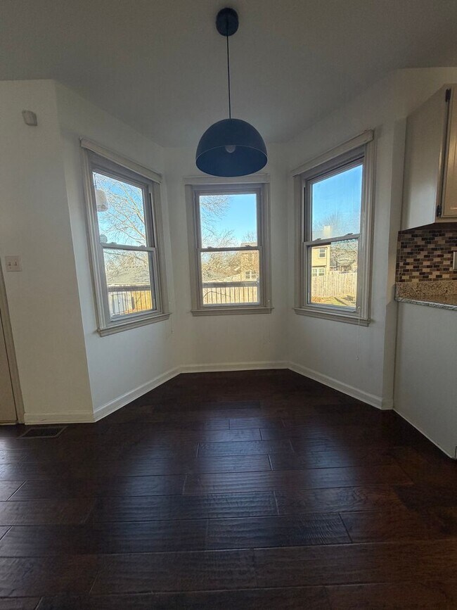 Building Photo - 4 Bedrooms with Finished Basement and Bonus Room!