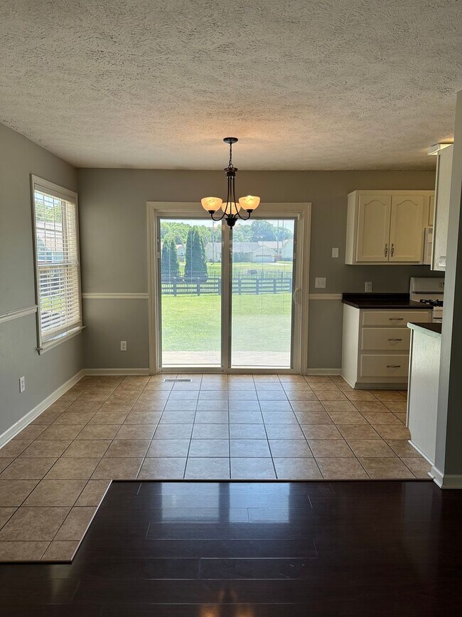 Building Photo - 2024 Stafford Dr