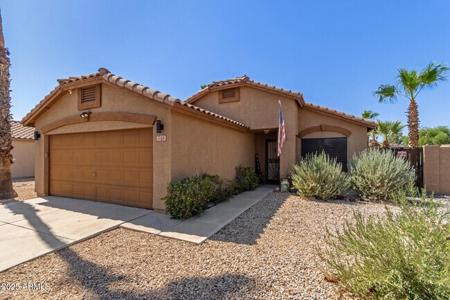 Building Photo - 748 E Potter Dr