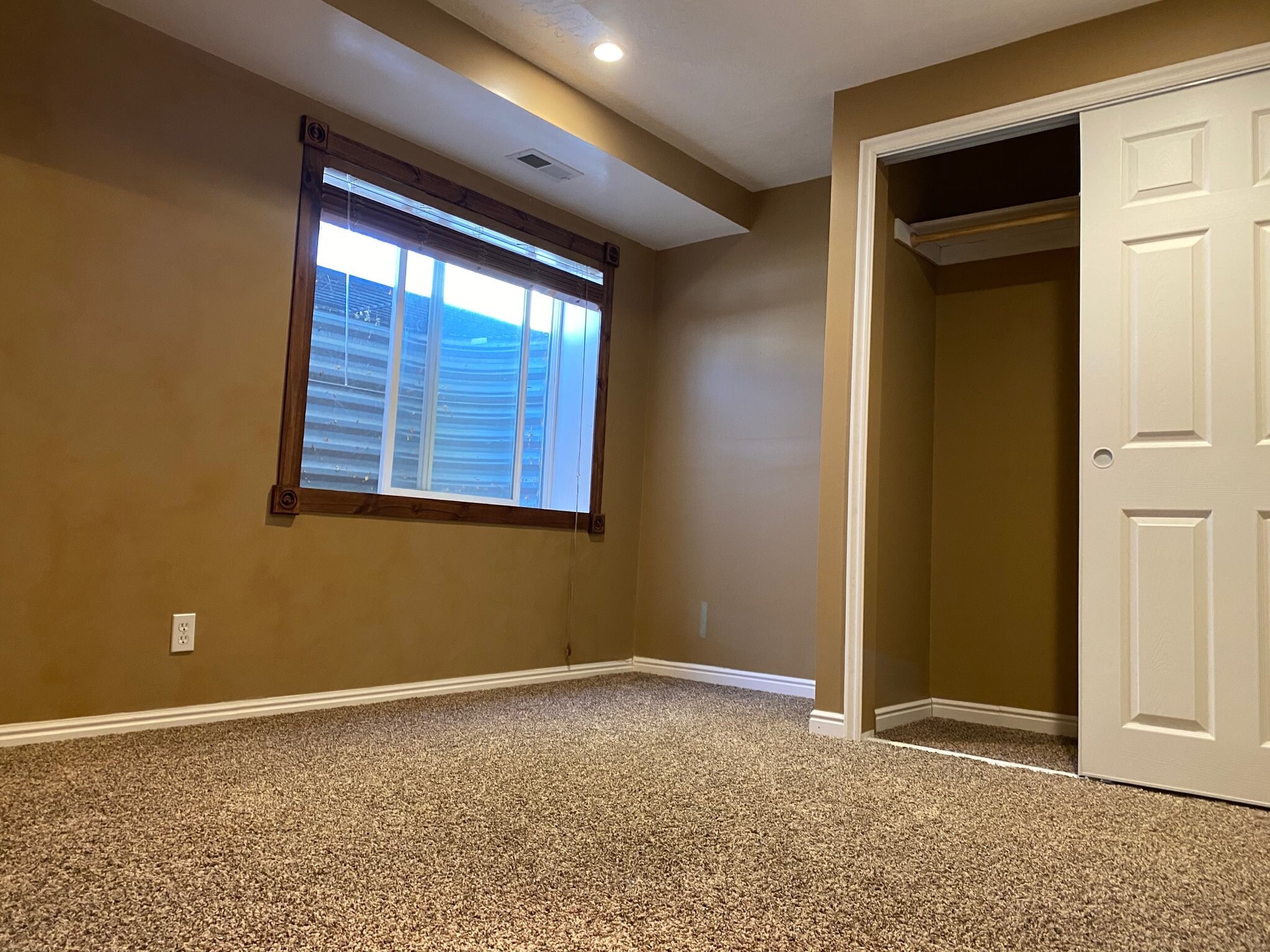 Building Photo - 6254 Dellron Dr