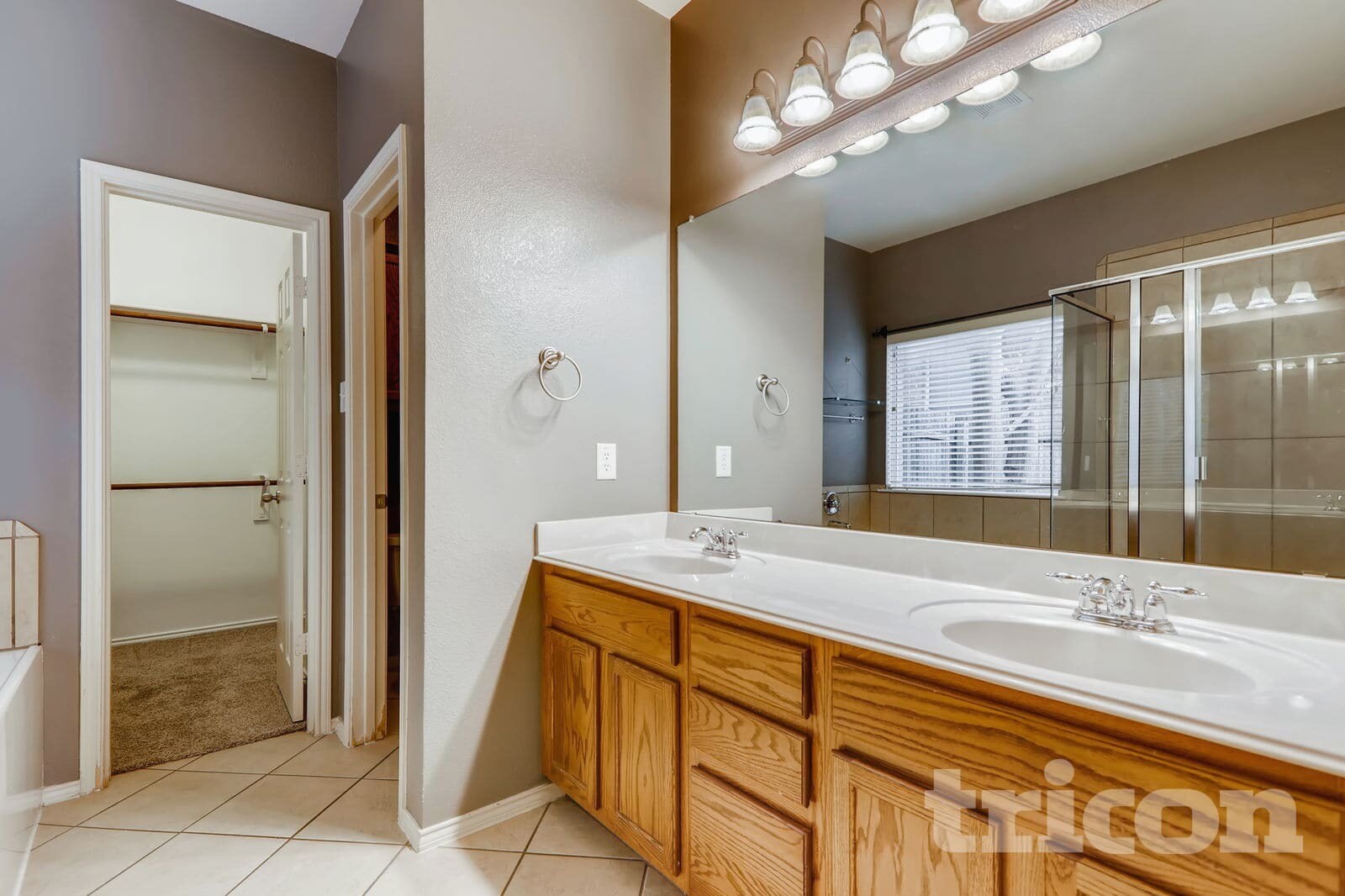 Building Photo - 5805 Paloma Blanca Dr