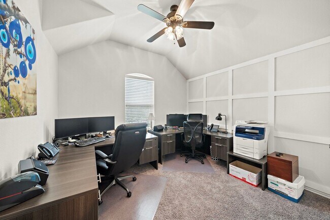 Building Photo - 23706 Via Viale Dr