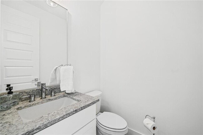 Building Photo - 1801 Huntington Hills Ln NW