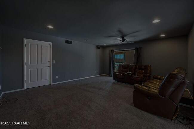 Building Photo - 2349 Loma Vista Dr