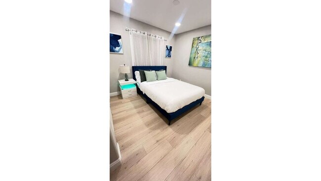 Building Photo - 321 W Park Ave