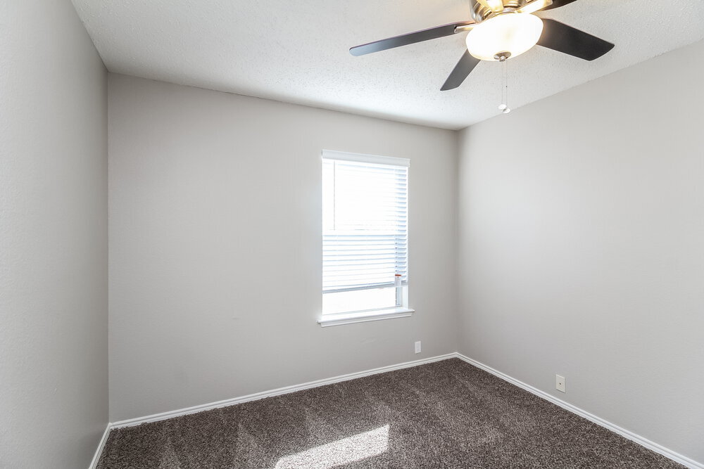 Building Photo - 822 Cascade Dr