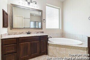 Building Photo - 944 Wilderness Oaks