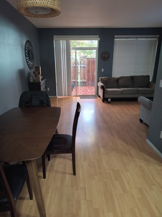 Dinning - 6334 SW Vinwood Ter