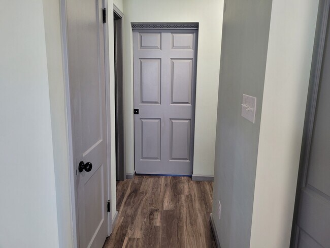 Building Photo - 127 Boston Ct