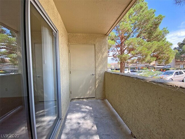 Building Photo - 7300 W Pirates Cove Rd