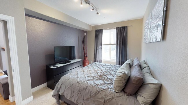 Building Photo - 9079 East Panorama Circle, Unit 201