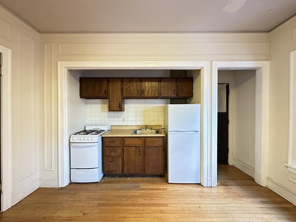 Building Photo - 1309 Oak Ave