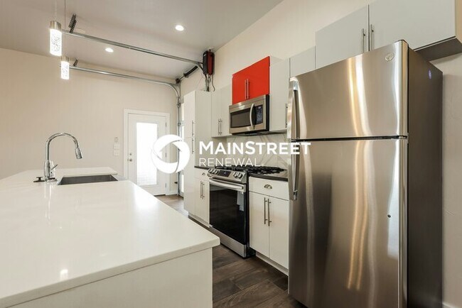 Building Photo - 3 Bedroom Pet-Friendly Home in Oklahoma City, OK with Main Street Renewal