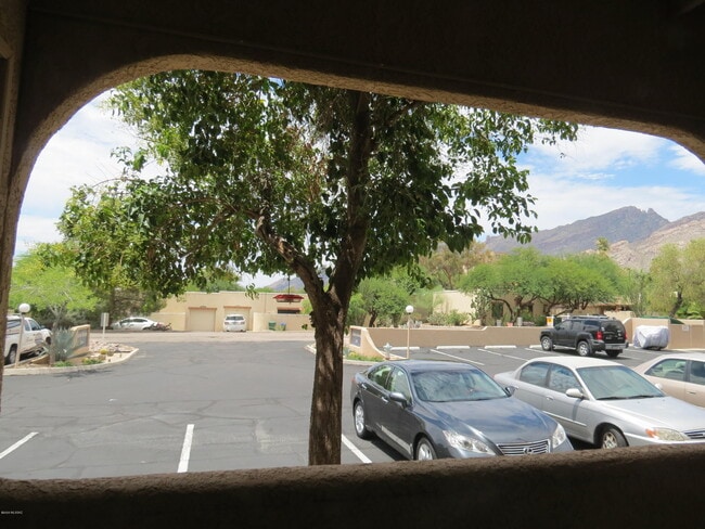 Building Photo - 5750 N Camino Esplendora