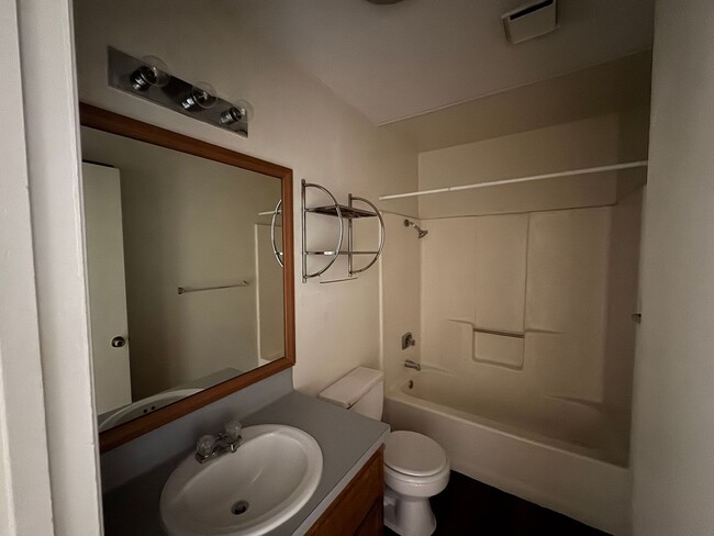 Building Photo - 3407 Victoria Cir