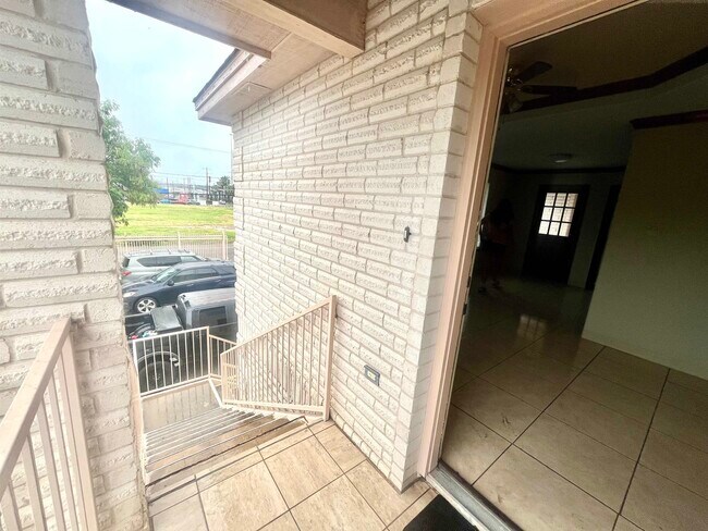 Building Photo - 2704 San Agustin Ave