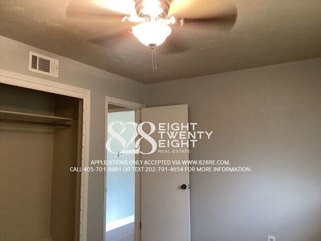 Building Photo - *AVAILABLE NOW* SPACIOUS 3 BED/1.5 BATH SINGLE FAMILY HOME IN MWC!