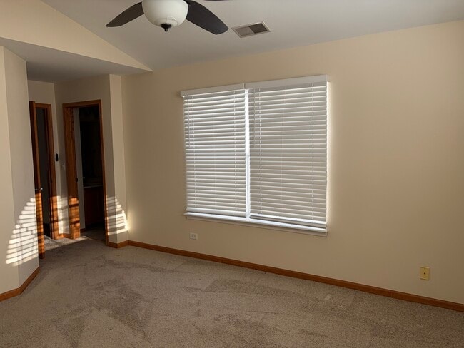 Building Photo - 113 N Barton Trail