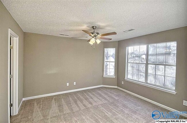 Building Photo - 105 Grey Fawn Trail