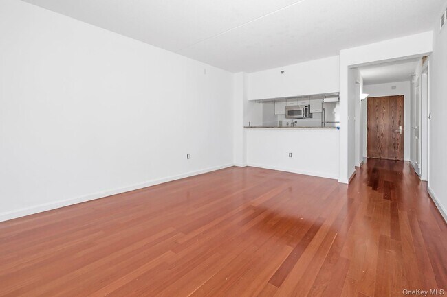 Building Photo - 4 Martine Ave