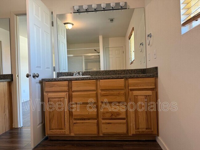 Building Photo - 1584 W Galbraith Ln