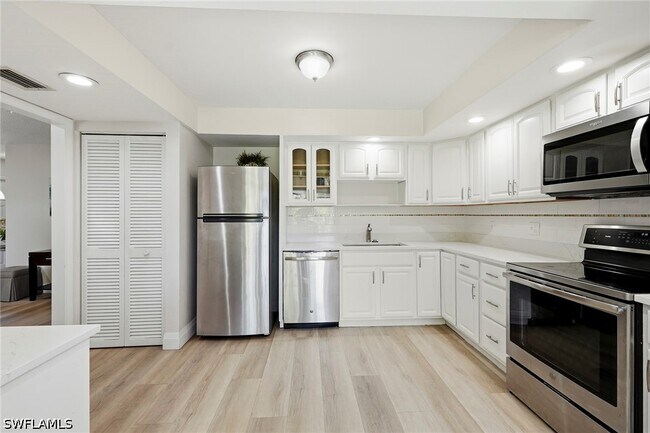Building Photo - 428 Meadowlark Ln