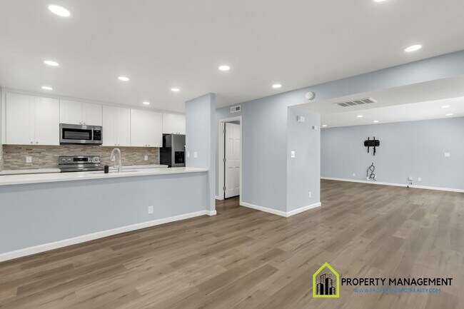 Building Photo - Charming 3-Bed Oasis with 2 Full Baths in Sacramento's Serene Pocket Neighborhood
