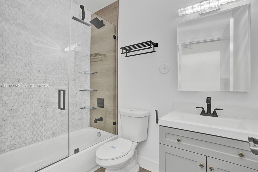 Building Photo - 1721 SW 13th St