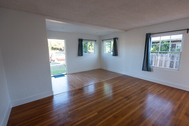 Building Photo - Newly remodeled 3 bedroom 1.5 Bath