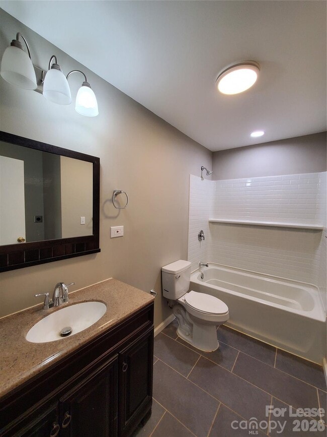 Building Photo - 1122 Rolling Ln