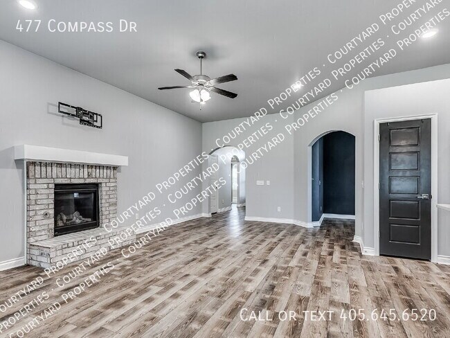 Building Photo - 477 Compass Dr