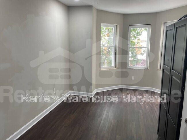 Building Photo - 815 Chauncey Ave