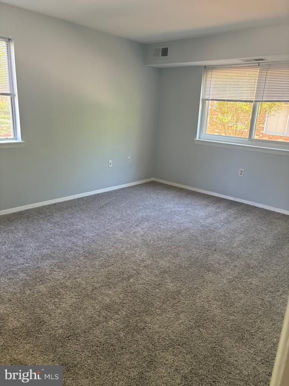 Building Photo - 215 Victor Pkwy