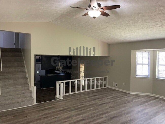 Building Photo - 7345 Chaucer Ct