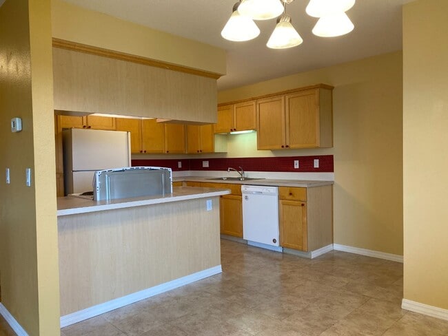 Building Photo - Ground Level River View Condo