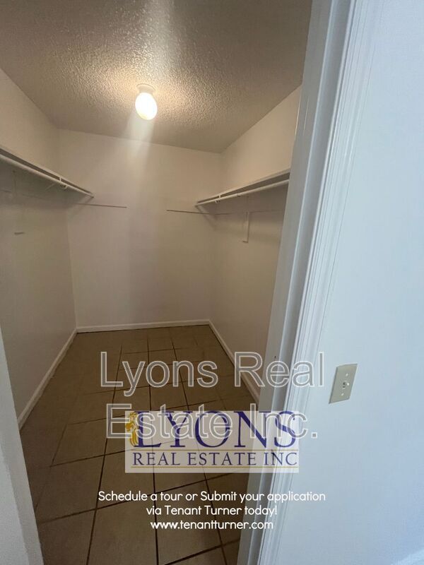 Building Photo - 1100 S Gordon Ave