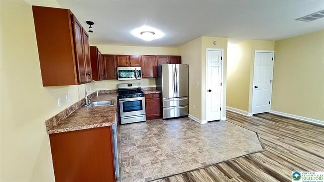 Building Photo - 705 Blue Heron Dr