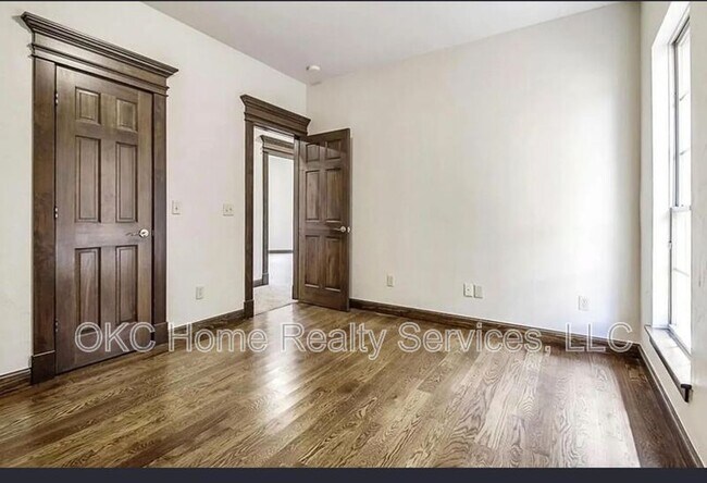 Building Photo - 1216 NW 190th Pl