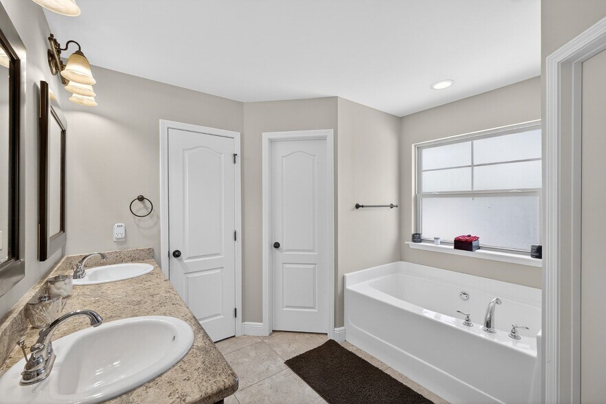 Building Photo - 118 Trailwood Ln