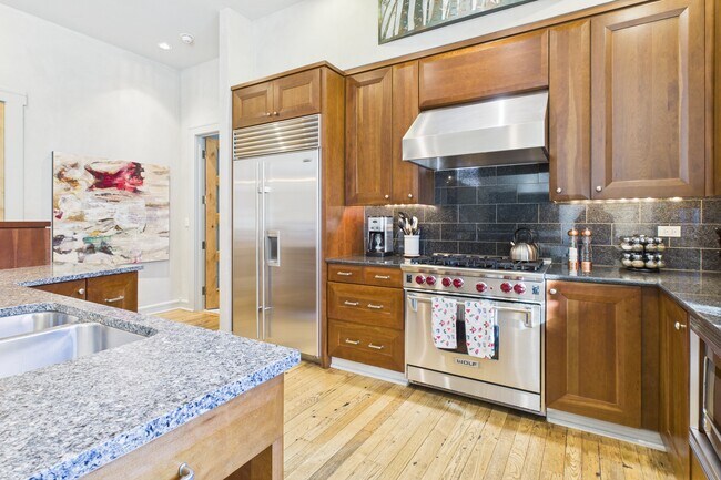 Building Photo - 501 Rio Grande Pl