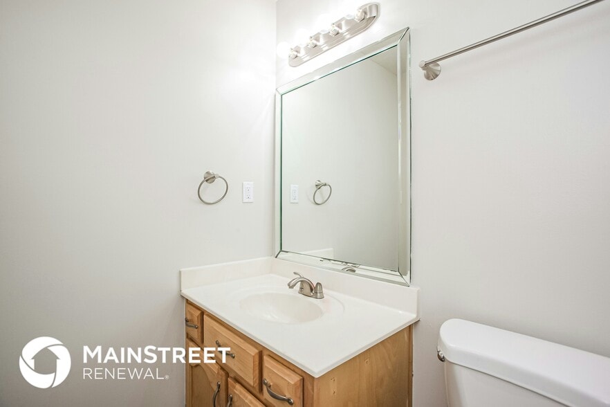 Building Photo - 1072 Fredrick Dr