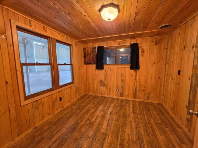 Building Photo - 24.2 Acres – Industrial Warehouse, Residential Or Office Space, Pole Shed & Recreational Land