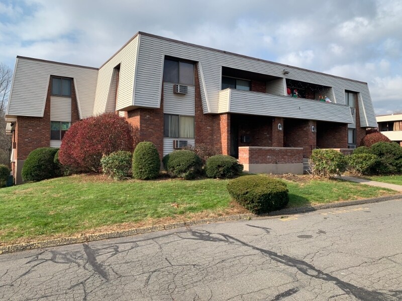 Building Photo - 565 Talcottville Rd