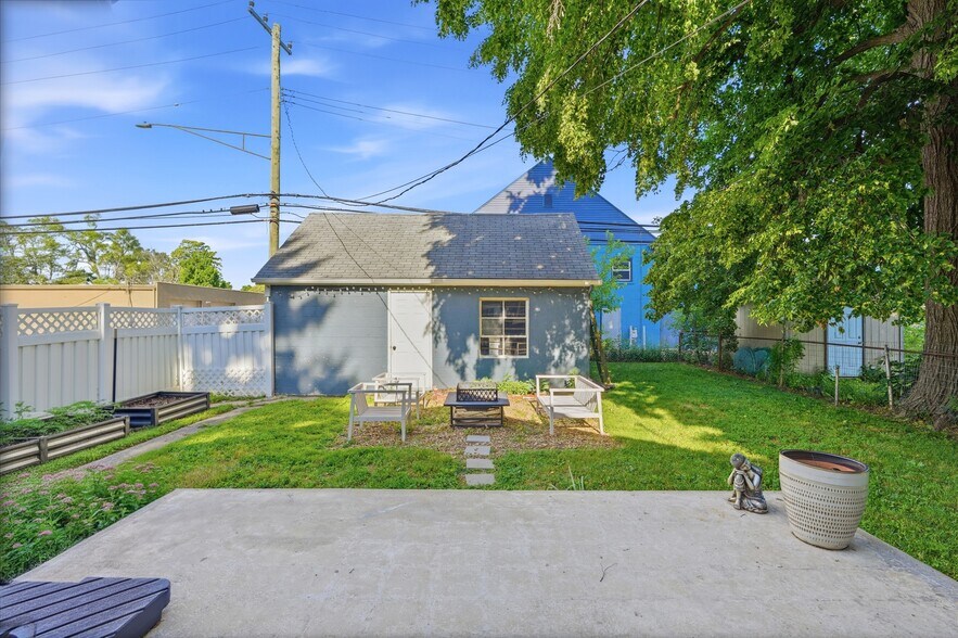 Building Photo - 3175 McDowell St