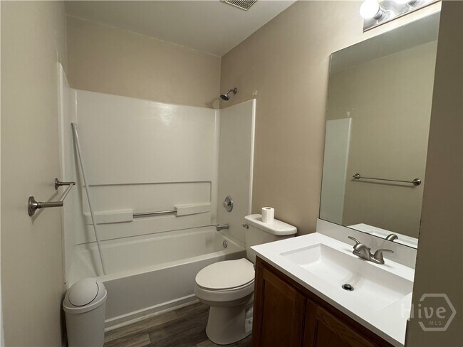 Building Photo - 57 Soling Ave