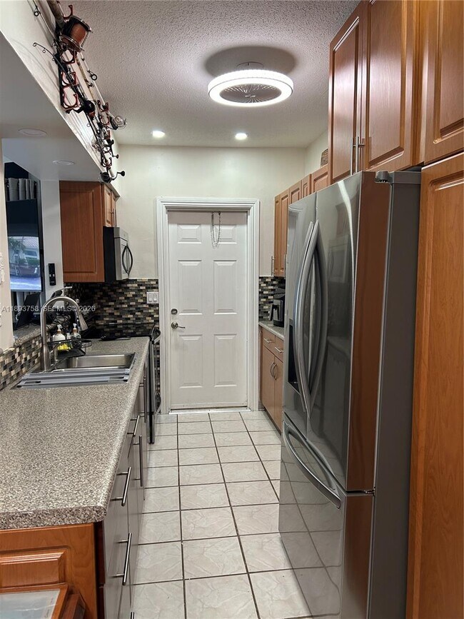 Building Photo - 2200 S Ocean Dr