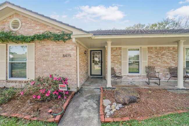 Building Photo - 8415 Braesdale Ln