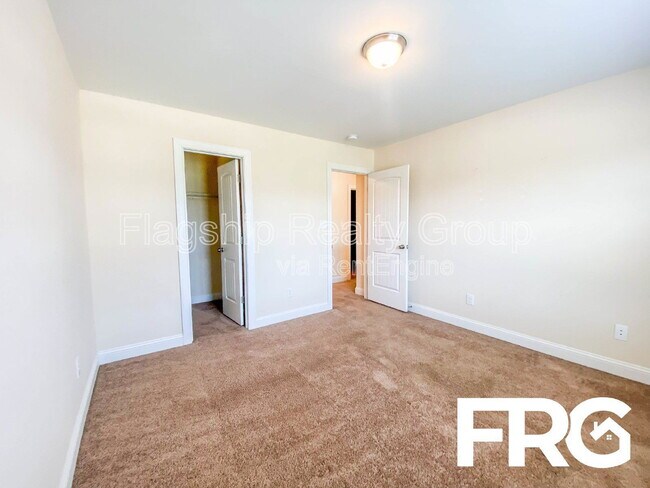 Building Photo - 112 Quail Hollow Dr